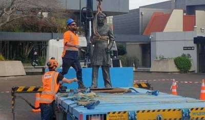 В Новой Зеландии снесли памятник колонизатору Джону Гамильтону