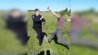 "Это срок, Леха!": пьяный рецидивист напал на полицейского и хотел отнять пистолет