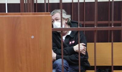 Адвокат назвал сумму, которая спасёт Ефремова от тюрьмы