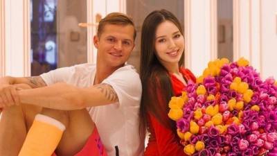 «Любимый выбрал нам пристанище»: Семья Тарасова отправится из Москвы вслед за футболистом