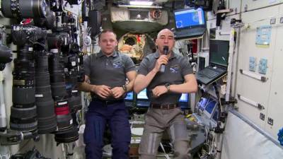 Космонавты на МКС поздравили с Днем России