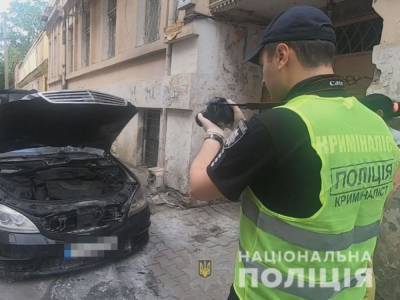 В Одессе задержали подозреваемых в поджоге авто известного адвоката