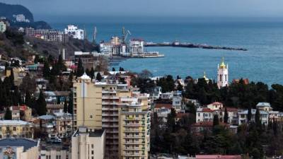 Зеленский продолжает говорить о Крыме из-за давления националистов