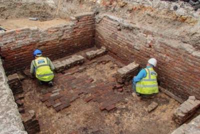 Археологи в Британии обнаружили развалины старейшего театра
