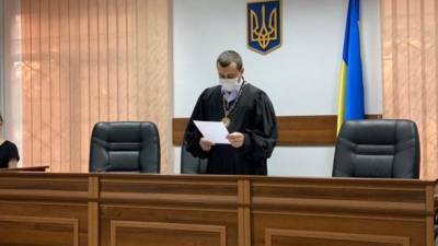Адвокаты Стерненко подали ходатайство о переводе материалов производства с русского языка