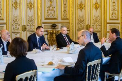 Ермак на встрече в Париже обсудил визит Макрона в Украину и саммит нормандского формата