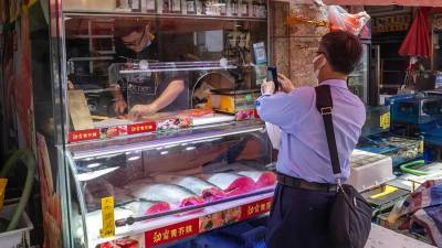 Коронавирус обнаружили на одном из крупнейших оптовых рынков Пекина