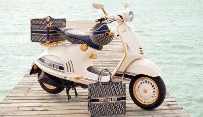 Как у Одри Хепберн в «Римских каникулах»: Dior выпустил коллекцию скутеров