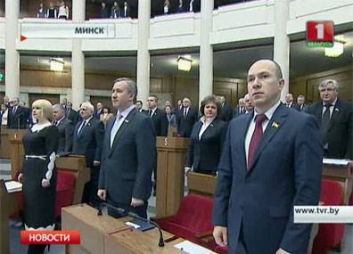 К работе сегодня приступили белорусские сенаторы и депутаты