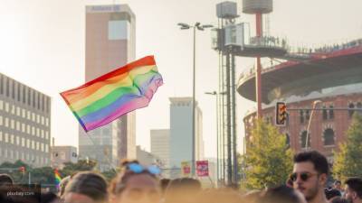 Жители Латвии вышли на улицы с протестом против американской пропаганды ЛГБТ