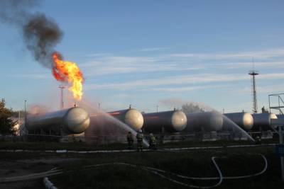 В Казани из-за взрыва и 12-часового пожара на газоперерабатывающей станции "дочки" "Газпрома" введён режим ЧС