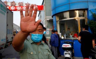 Коронавирус в Пекине — в китайской столице закрывают продуктовые рынки