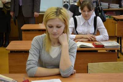 Выдача аттестатов всем выпускникам школ 2020 года без экзаменов пройдет согласно указу Михаила Мишустина