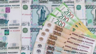 В России больше всего зарабатывают финансисты и страховщики