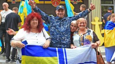 "Украина без моря не Украина". Одесситы поблагодарили адмирала Воронченко за службу