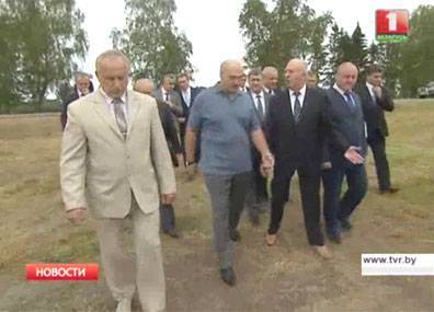 Президент Беларуси посетил с рабочей поездкой северный регион страны