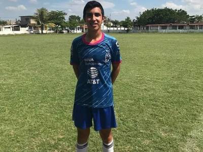 Забил гол после смерти: в Мексике прошла необычная похоронная церемония футболиста