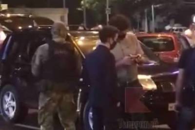 У мэрии Краснодара задержали агрессивного водителя