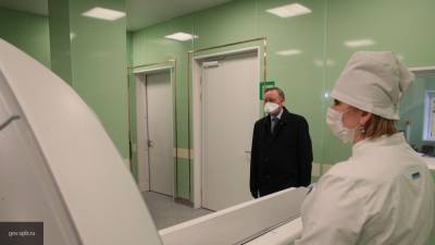 Губернатор Петербурга Беглов посетил станцию переливания крови в Московском районе