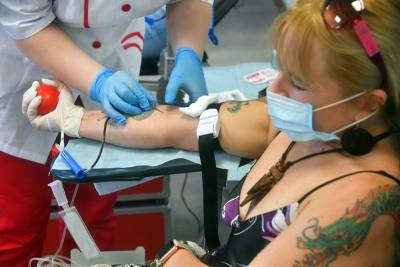 Более 200 волонтёров "Мотослужбы крови" сдали кровь в Москве