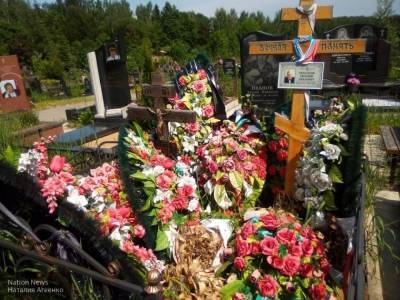 Заброшенная могила Крылатова ужаснула продюсера Загорского