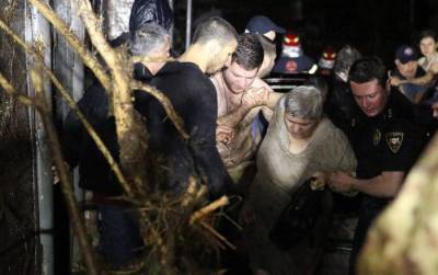 Тбилисское наводнение: десять символов страшной ночи в фотографиях