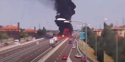 В Китае взрыв бензовоза на шоссе попал на видео