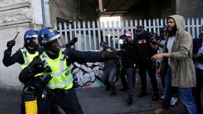 В ходе протестов в Лондоне было задержано более 100 человек