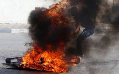 Арабские беспорядки в Яффо: подожжен грузовик и общественный центр