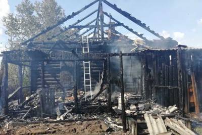 Пожарные в Бурятии успели вынести из огня газовый баллон