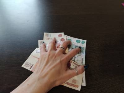 275 тысяч рублей присвоила кассир продуктового магазина в Александровске-Сахалинском
