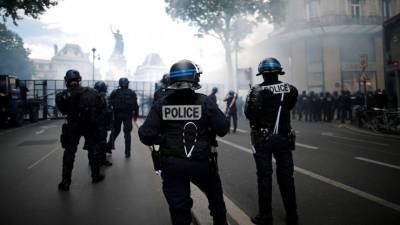 За произвол американских копов отвечают французские жандармы