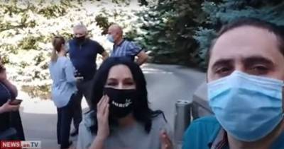 Депутаты от «Процветающей Армении» пришли к особняку Гагика Царукяна: Это дежавю, это тирания