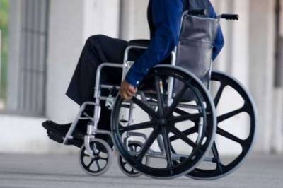 В Украине начинает действовать закон, которым людей в инвалидных колясках приравняют к велосипедистам