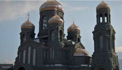 Патриарх Кирилл освятил главный храм ВС России