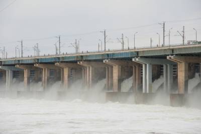 Волжская ГЭС начала снижать сбросы воды