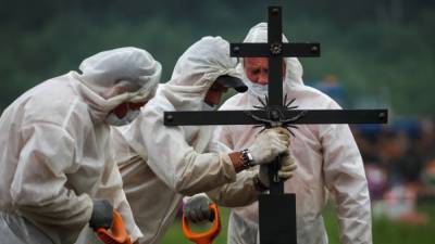 Росстат: в апреле в России умерли 2712 человек с коронавирусом