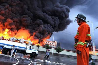 В Китае взорвался бензовоз: 19 человек погибли, 172 ранены