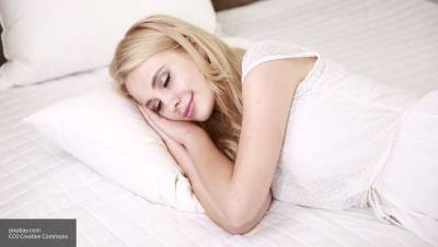 Американские ученые перечислили напитки, способствующие улучшению сна