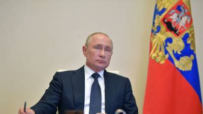 Путин заявил о выходе из пандемии с минимальными потерями