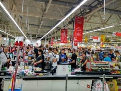 В запорожском супермаркете посетитель-дебошир ошарашил покупателей