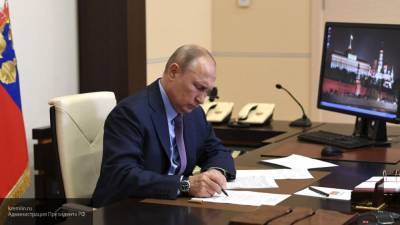 Путин объяснил необходимость пунктов о МРОТ и пенсиях в Конституции РФ
