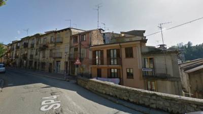 Власти итальянской деревни продают дома за 1 евро (фото)
