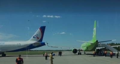 Место столкновения самолетов в аэропорту Пулково сняли на видео