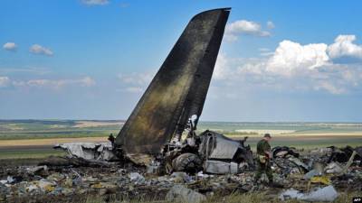 Первые потери: в Украине чтят память военных, погибших в сбитом над Луганском ИЛ-76