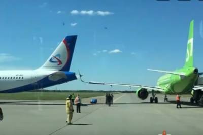 В Пулково столкнулись два пассажирских самолета