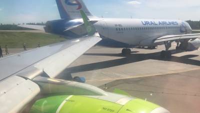 Пассажиры рейса, столкнувшегося в Пулкове с другим самолетом, улетели резервным бортом