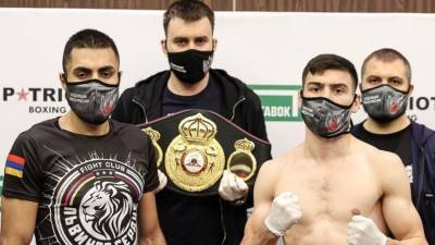 Боксёры Агрба и Диланян прошли взвешивание перед титульным боем в Москве