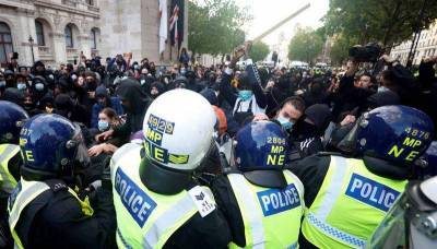 В Лондоне при столкновениях с протестующими пострадали более 20 полицейских