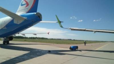 Столкновением самолетов в аэропорту Пулково заинтересовались прокуратура и СКР